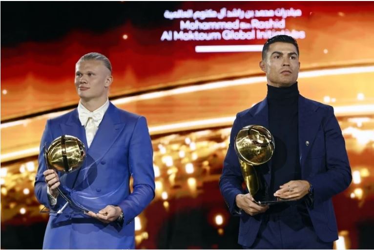 Cristiano Ronaldo ca ngợi cầu thủ và HLV Man City ở lễ trao giải Globe Soccer Awards - Quả bóng vàng Dubai